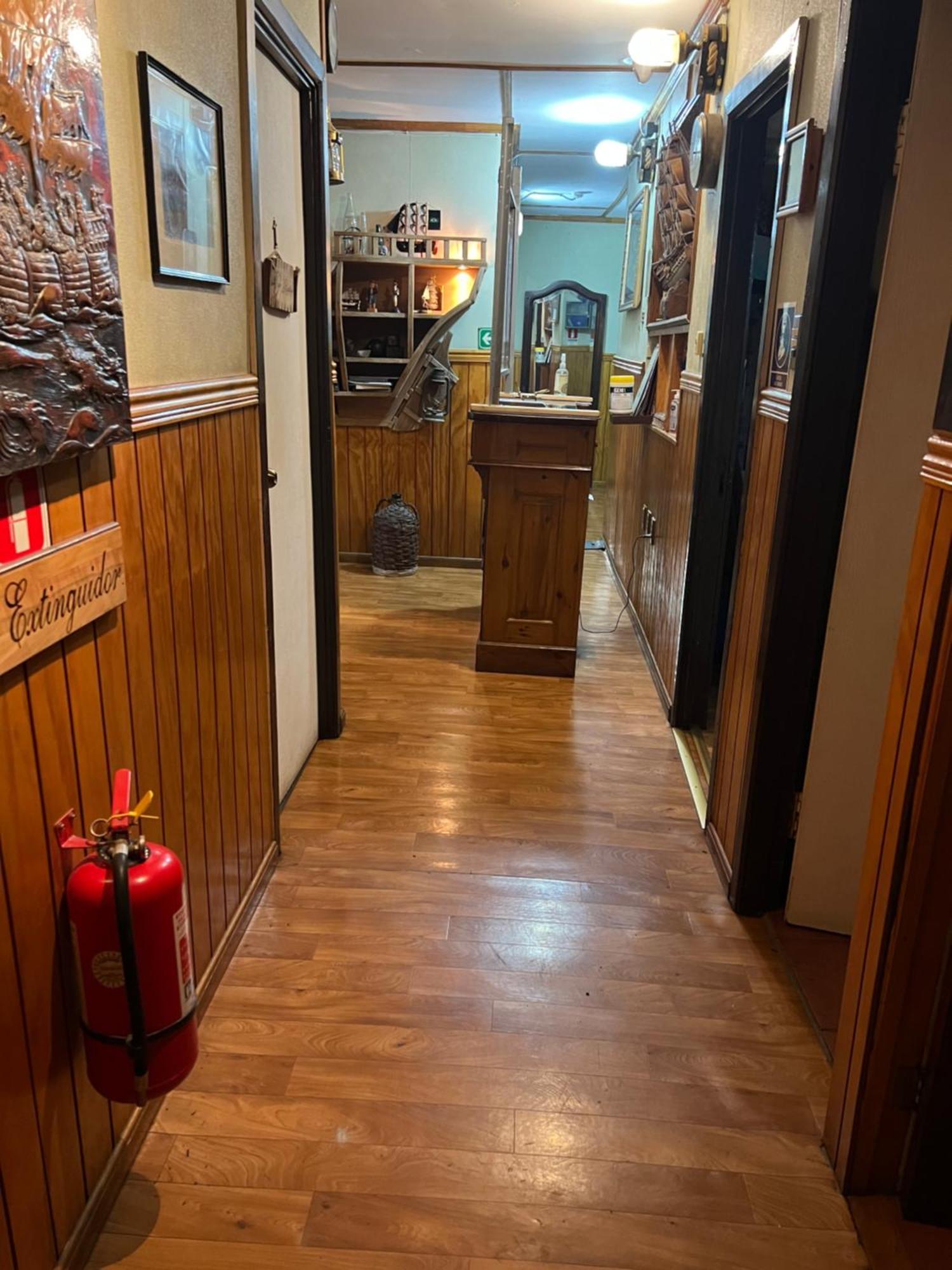 Hostal Victoria Punta Arenas Ngoại thất bức ảnh
